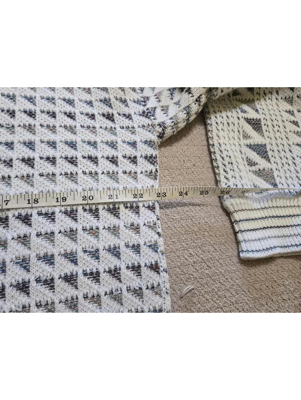 Lavane Sweater L | Geometric Textured Knit Pullover - Picture 6 of 7